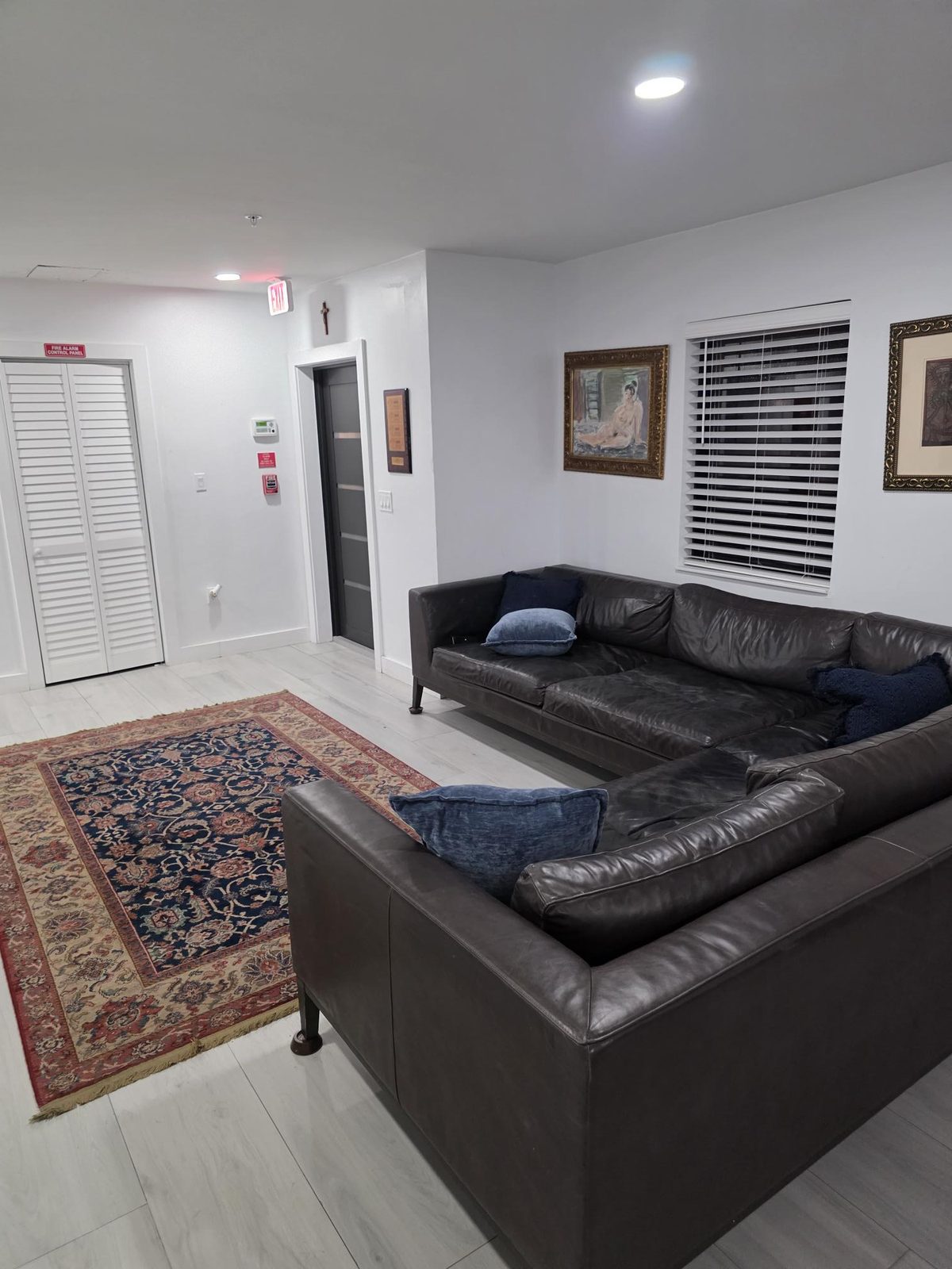 Living room seating area at Mary's House ALF in Palmetto Bay
